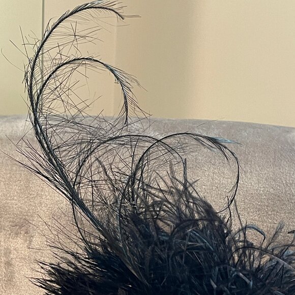Taissa Lada black fascinator headband with feathers - Picture 4 of 9